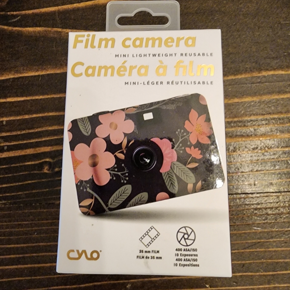 Cylo camera takes 35 mm film NIB